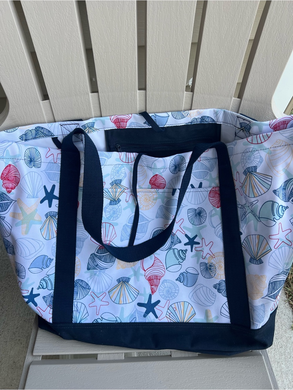 Thirty-One Everyday Essentials Tote- retired seashell/starfish print